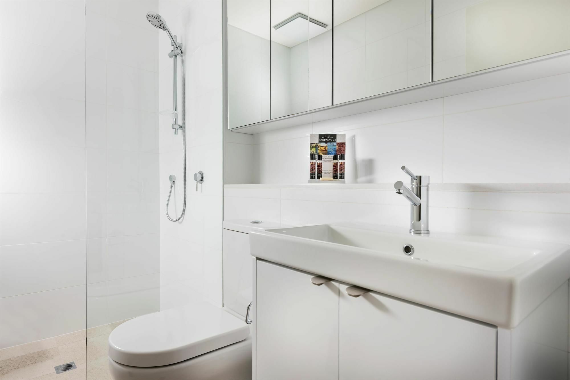 One-Bedroom Apartment,1282612321:JPEG